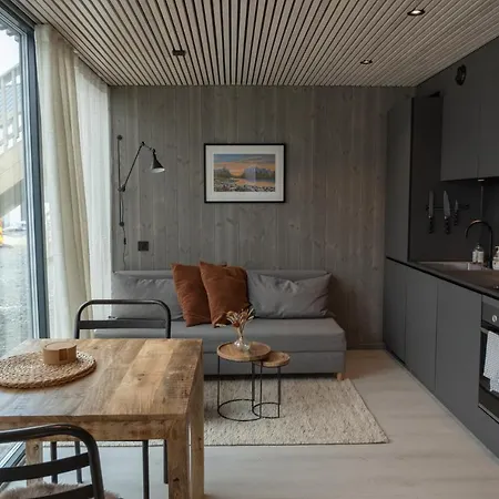 Modern Apartment In Henningsvaer Exterior photo
