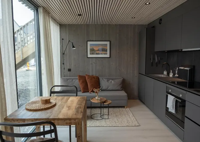 Modern Apartment In Henningsvaer