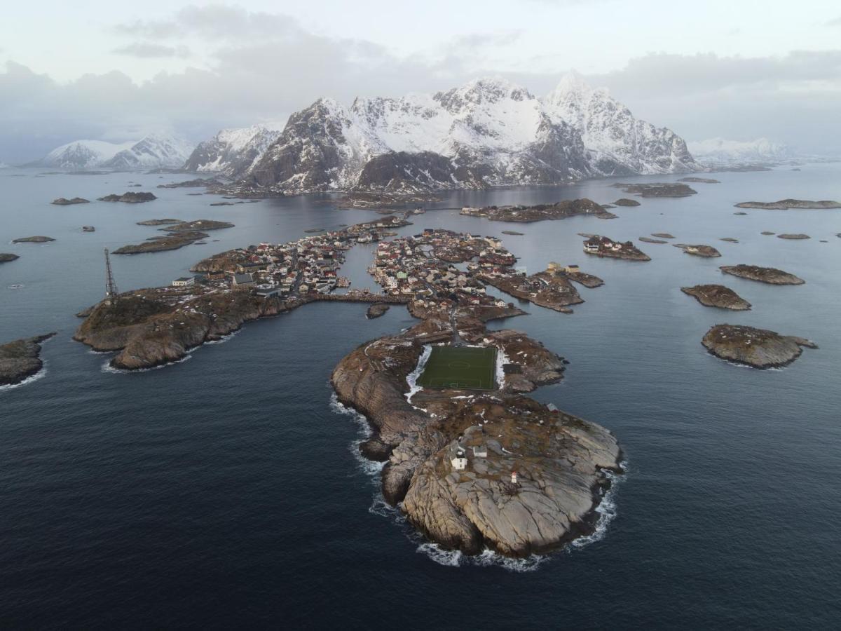 Modern In * Henningsvaer